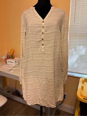 Burton “Birch” Cream V-Neck Long-Sleeve Button-Front Dress